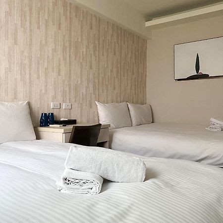 Fengjia Sleep Hotel Taichung Esterno foto