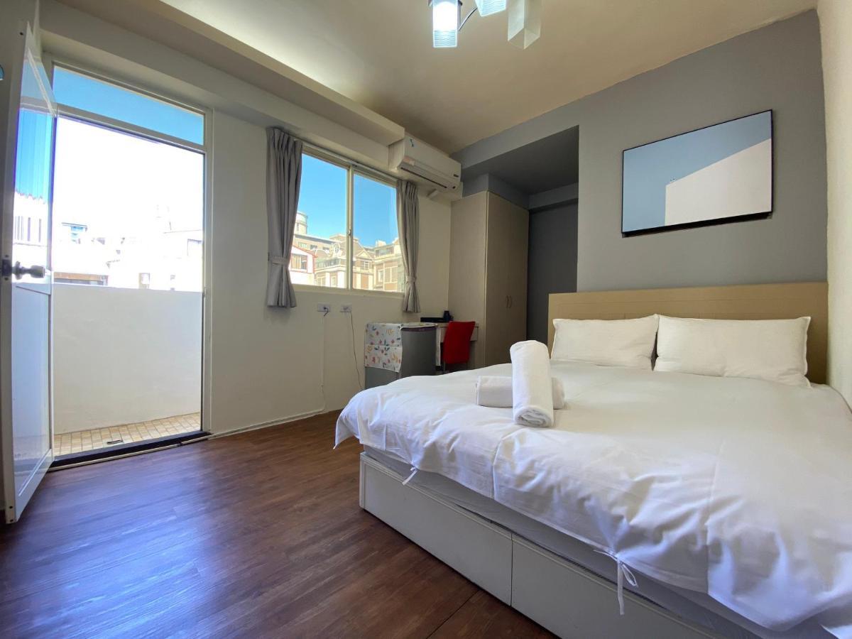 Fengjia Sleep Hotel Taichung Esterno foto