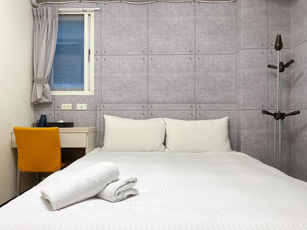 Fengjia Sleep Hotel Taichung Esterno foto
