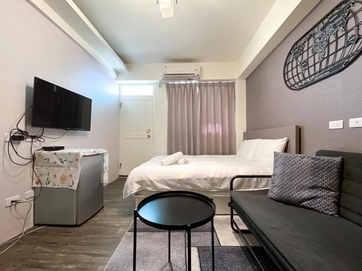 Fengjia Sleep Hotel Taichung Esterno foto