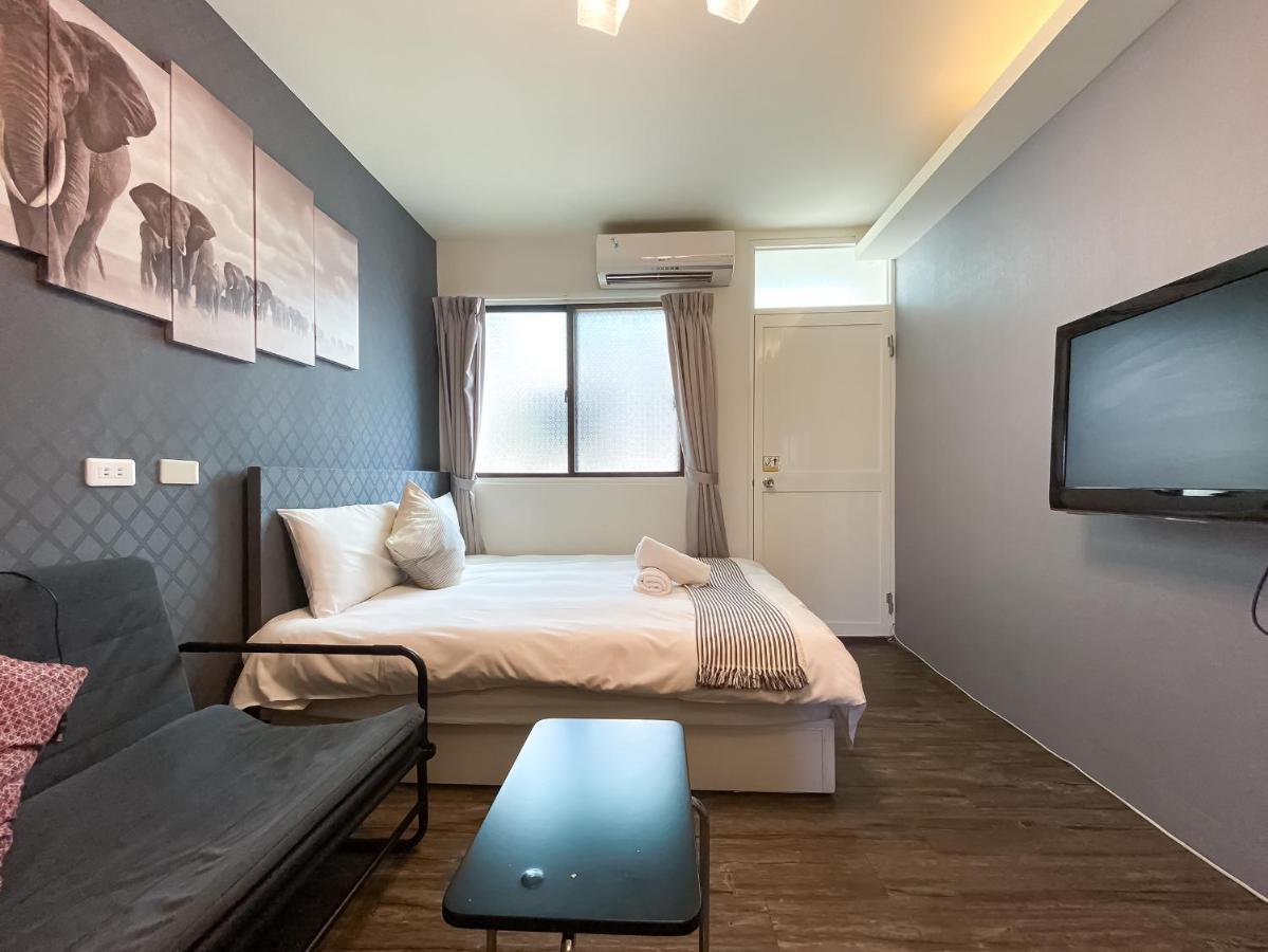 Fengjia Sleep Hotel Taichung Esterno foto