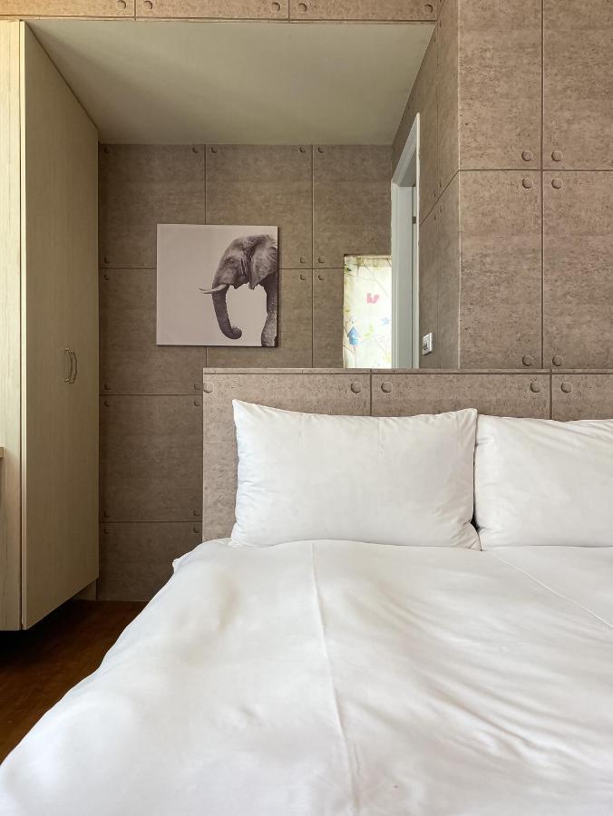 Fengjia Sleep Hotel Taichung Esterno foto